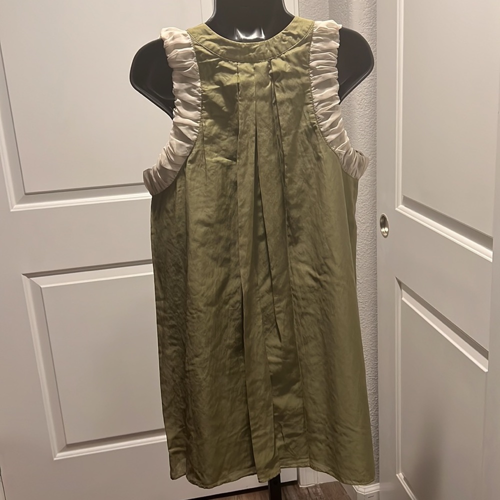 Rye | 100% Silk | 33” long |